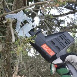 ELEM GARDEN TECHNIC Scie à ébrancher 20V Lithium 2Ah 7 ELEM GARDEN TECHNIC Scie à ébrancher 20V Lithium 2Ah -Tronçonneuse et accessoire Soldes 2022 14453794 3