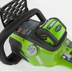 Greenworks Tools 20077UC Tronçonneuse Sans Fil Lithium-ion Avec 2 Batteries 2 Ah/chargeur 40 Cm 40 V -Tronçonneuse et accessoire Soldes 2022 29756302 2
